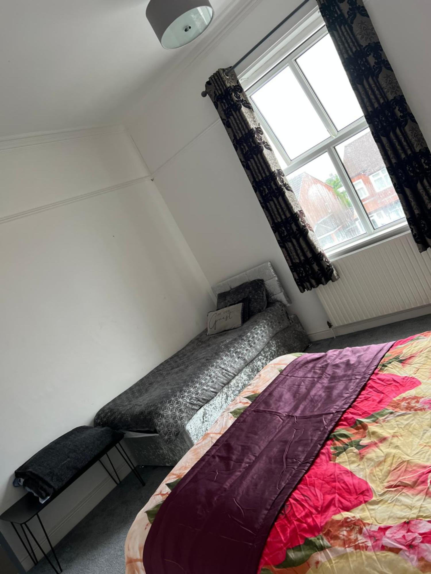 Ferienwohnung Quigley Buildings - Stylish Entire 2 Bed House Sleeps 5 Wigan - Private Garden - Free Parking - Wifi - Secure Garden Exterior foto