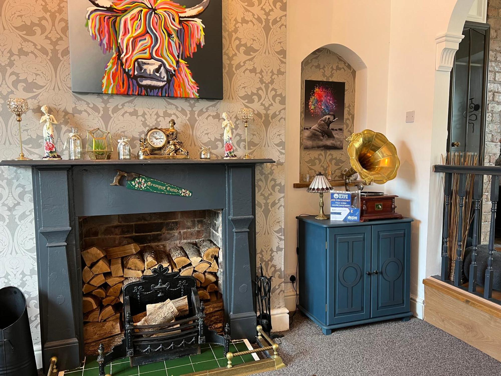 Ferienwohnung Quigley Buildings - Stylish Entire 2 Bed House Sleeps 5 Wigan - Private Garden - Free Parking - Wifi - Secure Garden Exterior foto